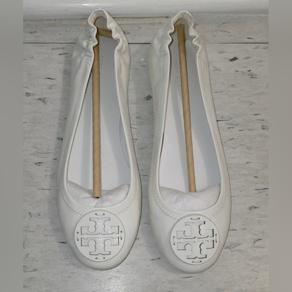 TORY BURCH MINNIE TRAVEL BALLET FLAT PATENT LEATHER LOGO